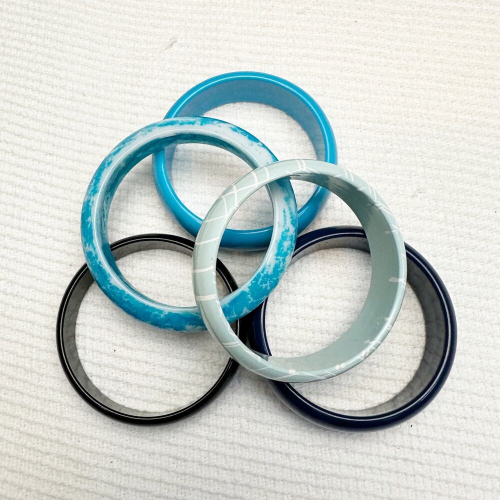 Vintage plastic 80's Bangle Bracelet Set